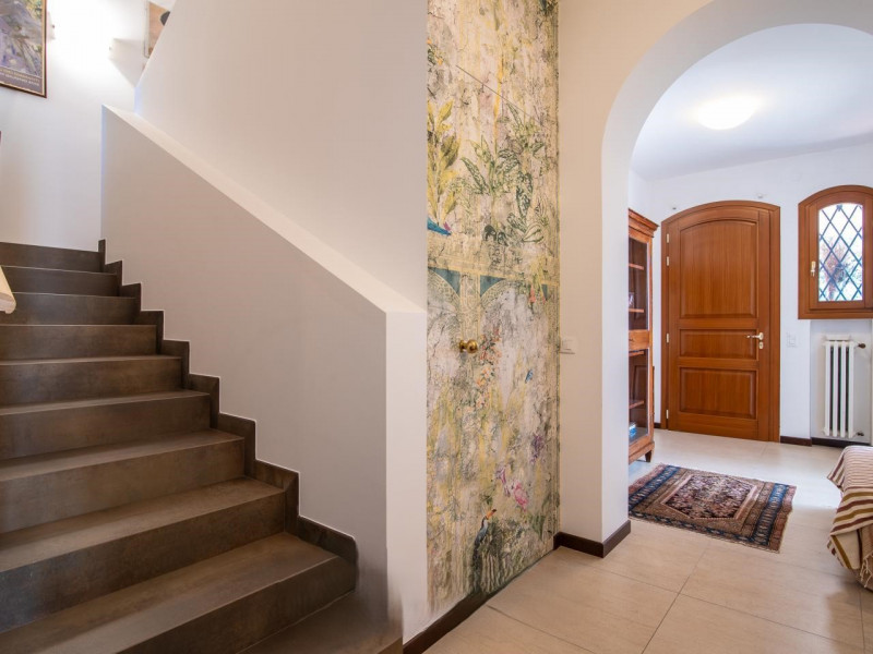 Porzione di bifamiliare ideale per famiglie che desiderano una casa pronta da abitare e dotata di...