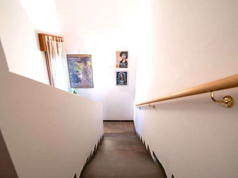 Porzione di bifamiliare ideale per famiglie che desiderano una casa pronta da abitare e dotata di...