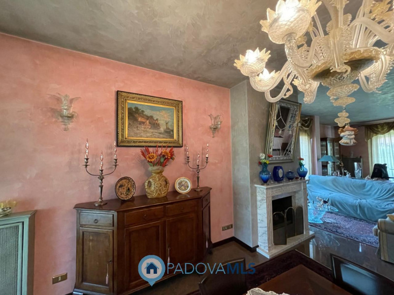 Immobile in esclusiva al Gruppo Padova MLS
Situata nella zona di Codiverno, nel comune di Vigonza...