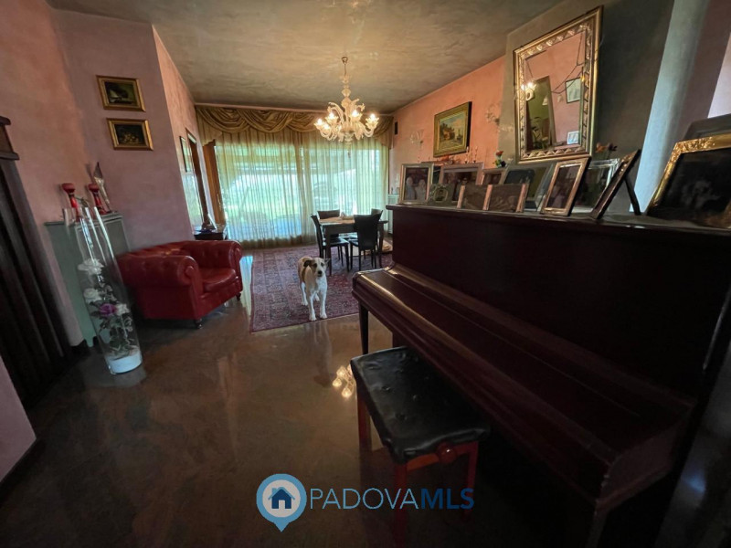 Immobile in esclusiva al Gruppo Padova MLS
Situata nella zona di Codiverno, nel comune di Vigonza...