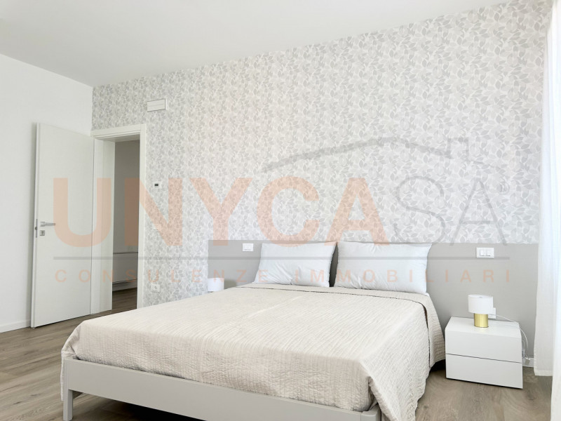 TOMBOLO: in posizione centrale e ben visibile, ti proponiamo in vendita un intero fabbricato rece...