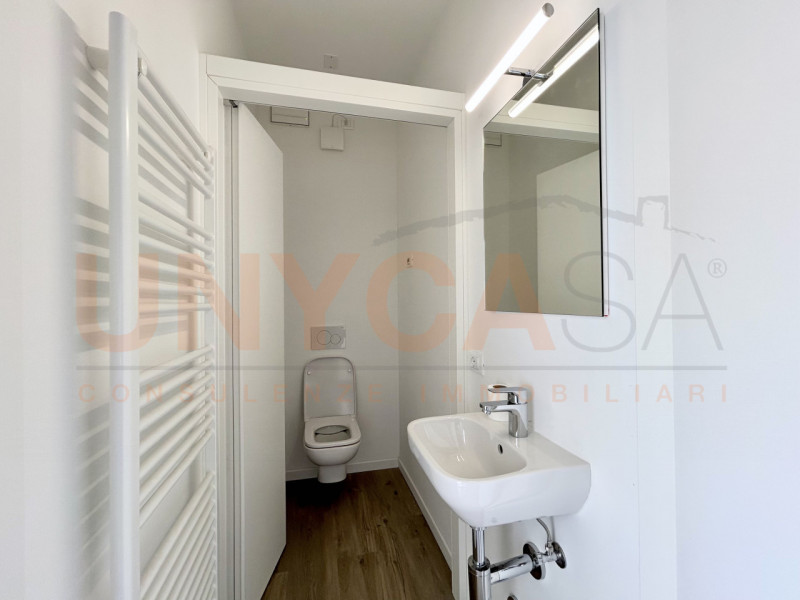 TOMBOLO: in posizione centrale e ben visibile, ti proponiamo in vendita un intero fabbricato rece...