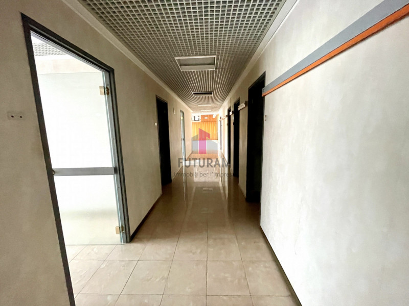 RIF:  050.1NM -  CAMPONOGARA (VE)  -  PER INFO 0444/310220

Propongo in affitto un negozio di 290...