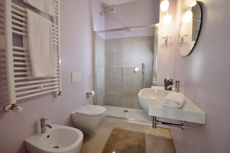 CENTRO STORICO: TRICAMERE IN VENDITA CON GARAGE E ASCENSORE - Rif. 8263
In zona assolutamente tra...