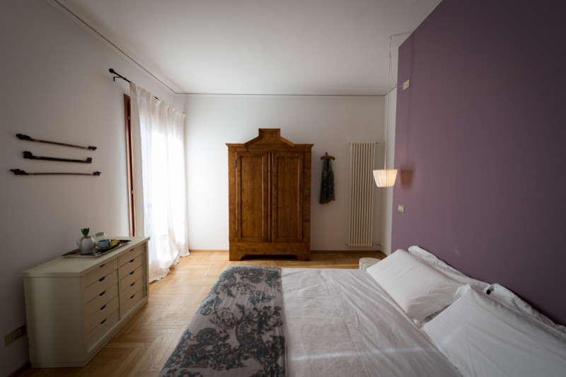 CENTRO STORICO: TRICAMERE IN VENDITA CON GARAGE E ASCENSORE - Rif. 8263
In zona assolutamente tra...