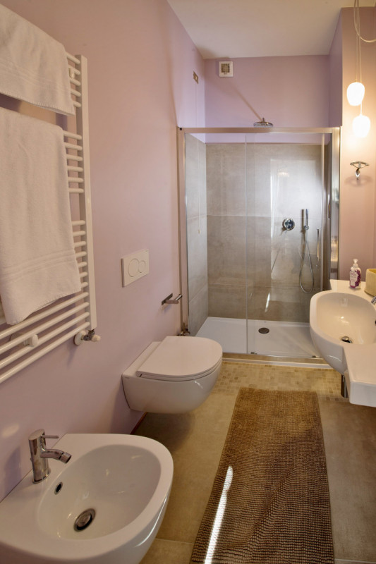 CENTRO STORICO: TRICAMERE IN VENDITA CON GARAGE E ASCENSORE - Rif. 8263
In zona assolutamente tra...