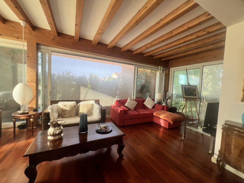 Meraviglioso MIDI APPARTAMENTO situato al primo piano di un tranquillo contesto di sole 6 unità a...