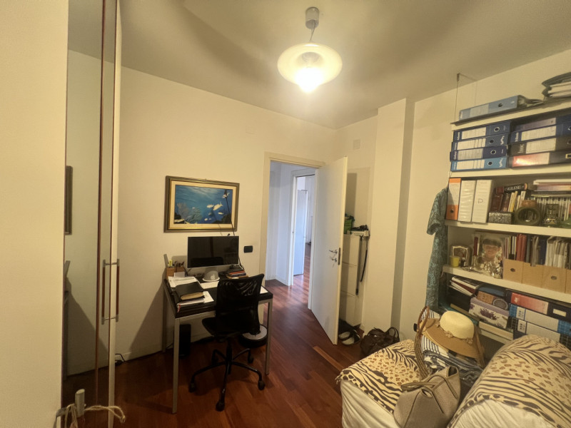 Meraviglioso MIDI APPARTAMENTO situato al primo piano di un tranquillo contesto di sole 6 unità a...