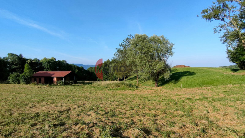 Situato nel cuore della tranquillità di Brogliano, precisamente nella frazione affascinante di Qu...