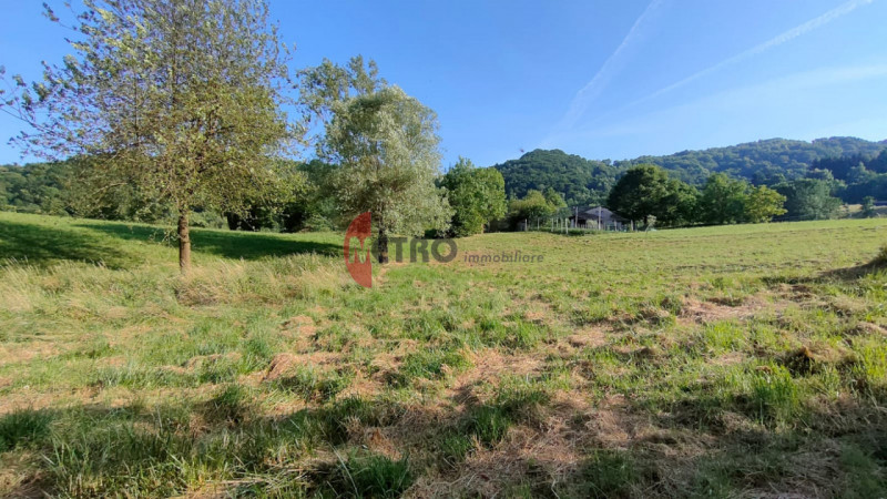 Situato nel cuore della tranquillità di Brogliano, precisamente nella frazione affascinante di Qu...