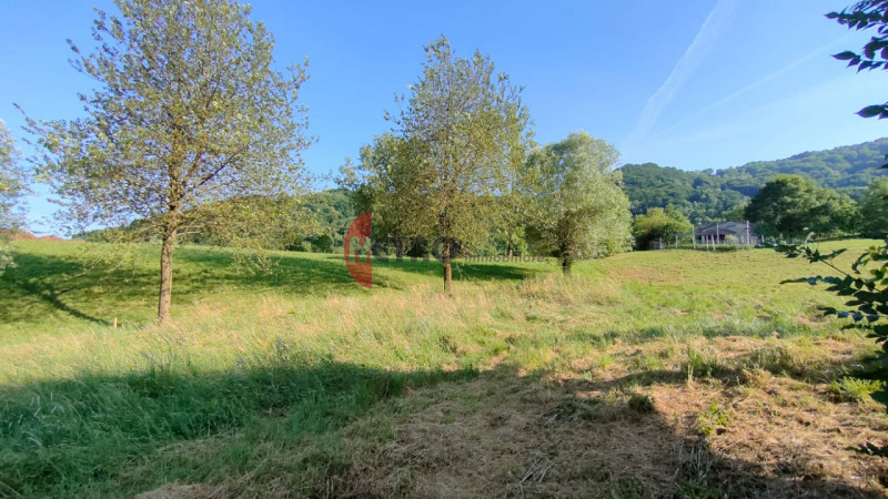 Situato nel cuore della tranquillità di Brogliano, precisamente nella frazione affascinante di Qu...