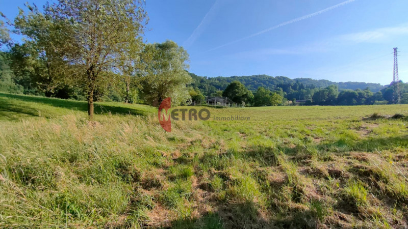 Situato nel cuore della tranquillità di Brogliano, precisamente nella frazione affascinante di Qu...