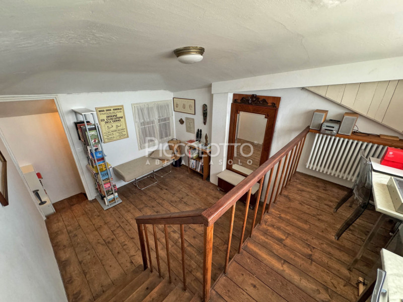 Rif. V5311 - Appartamento in vendita ad Asolo con splendida vista panoramica sulla pianura, in tr...