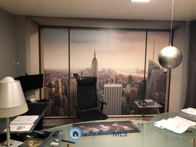 Immobile in esclusiva al Gruppo Padova MLS
Scopri un'opportunità imperdibile per il tuo business!...