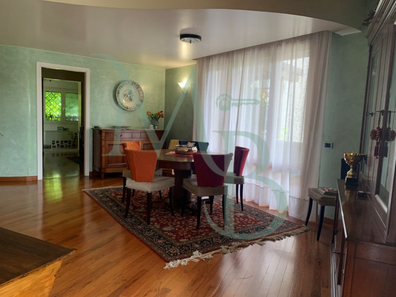 PADOVA, ZONA PIO X: Immobiliare MB propone in vendita un appartamento di grandi dimensioni in zon...