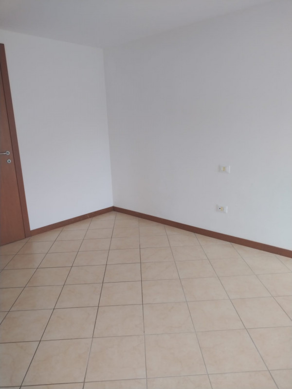 Incantevole Appartamento con Giardino in Piazza a Nove
Stai cercando la tua oasi di tranquillità ...