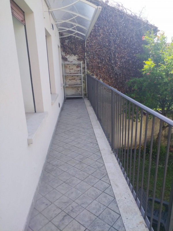 Incantevole Appartamento con Giardino in Piazza a Nove
Stai cercando la tua oasi di tranquillità ...