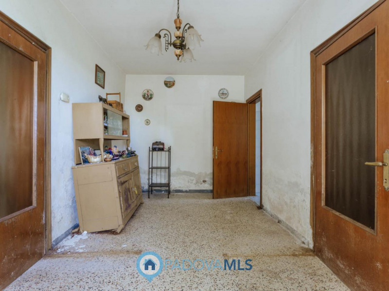 Immobile in esclusiva al Gruppo Padova MLS
Tra le campagne silenziose di Prà D’Este, dove la natu...