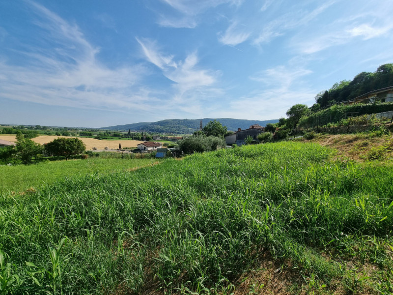 Val Liona (VI) Frazione di San Germano dei Berici, lungo stradina tranquilla proponiamo in Vendit...