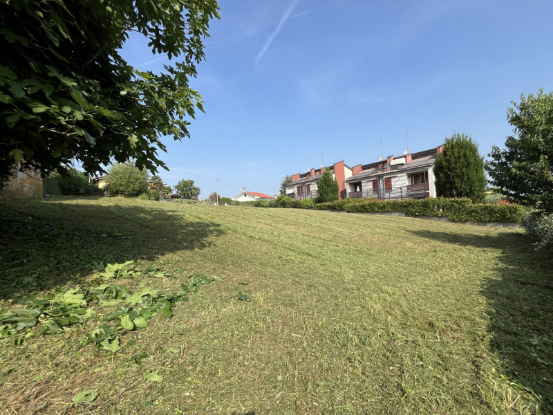 Stai cercando un terreno in zona collinare di Altavilla Vicentina dove progettare e costruire la ...