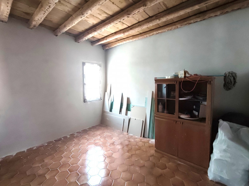 In vendita palazzo d’epoca, situato nel pieno centro storico, in una via tranquilla e silenziosa ...