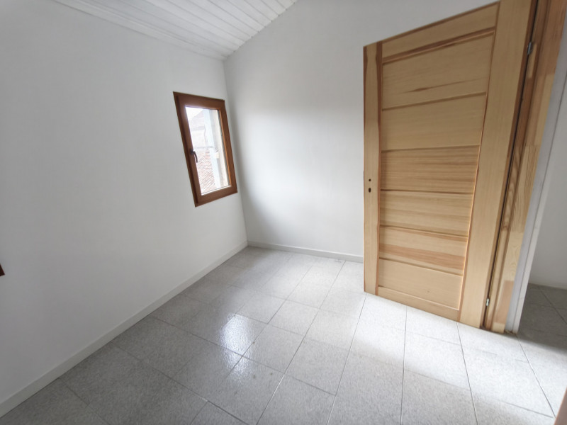 In vendita palazzo d’epoca, situato nel pieno centro storico, in una via tranquilla e silenziosa ...