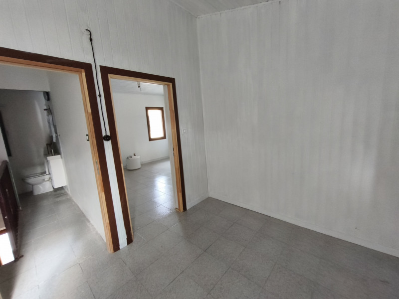 In vendita palazzo d’epoca, situato nel pieno centro storico, in una via tranquilla e silenziosa ...