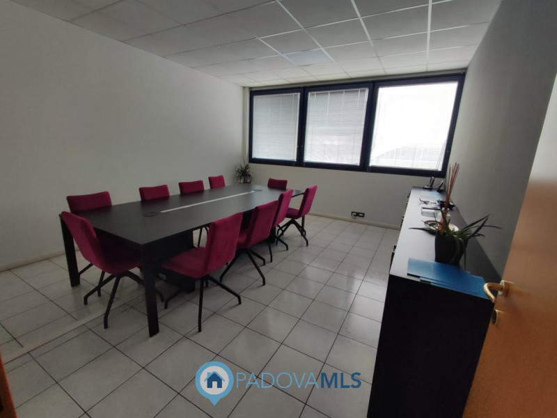 Immobile in esclusiva al Gruppo Padova MLS
Padova est - Viale Navigazione Interna - Luminoso uffi...