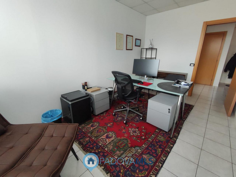 Immobile in esclusiva al Gruppo Padova MLS
Padova est - Viale Navigazione Interna - Luminoso uffi...