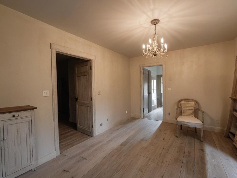 BIFAMILIARE Situata in una zona lontana dalla deflessione del traffico ed immersa nel verde; ques...