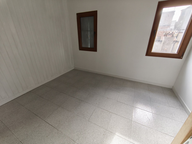 Na sprzedaż oferujemy kamienice po remoncie ,zlokalizowany w samym centrum Starego Miasta – przy ...