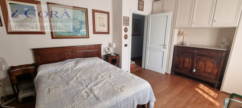 Situato nel cuore di Cervarese Santa Croce, questo affascinante villino sviluppato intermante al ...