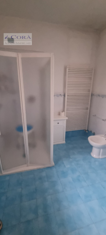 Situato nel cuore di Cervarese Santa Croce, questo affascinante villino sviluppato intermante al ...