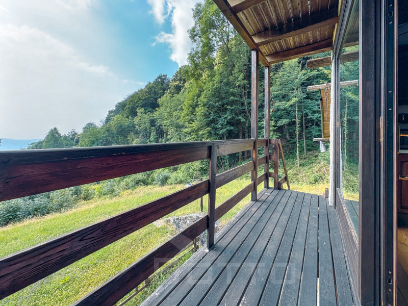 Independent house for sale in Arola, with lake view