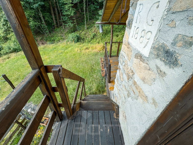 Independent house for sale in Arola, with lake view