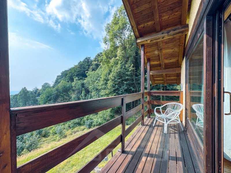 Independent house for sale in Arola, with lake view