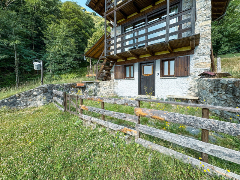 Independent house for sale in Arola, with lake view