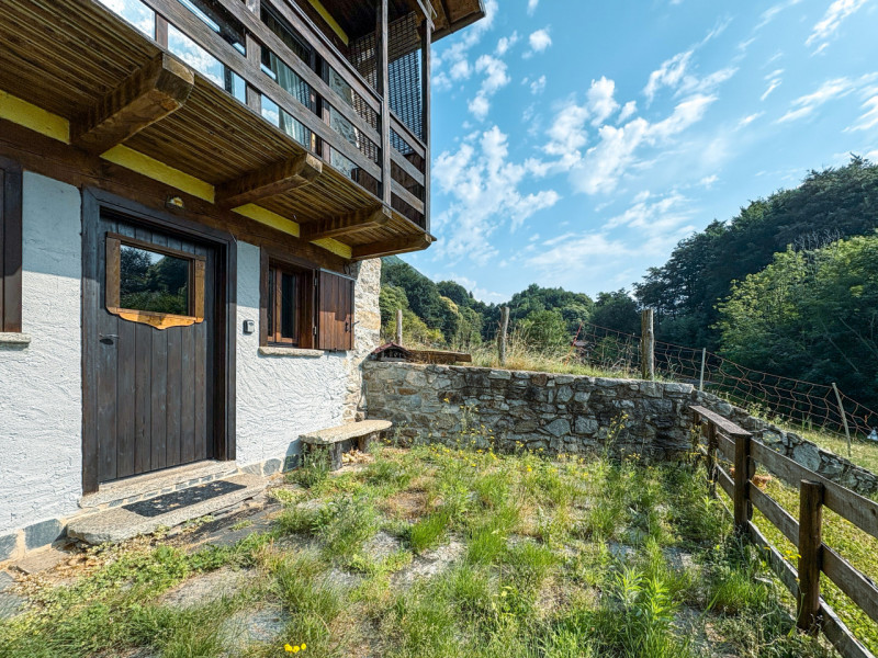 Independent house for sale in Arola, with lake view