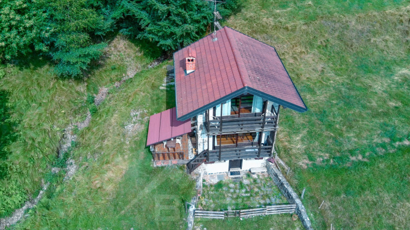 Independent house for sale in Arola, with lake view