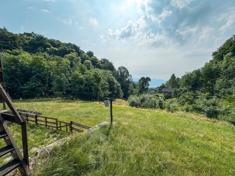 Independent house for sale in Arola, with lake view