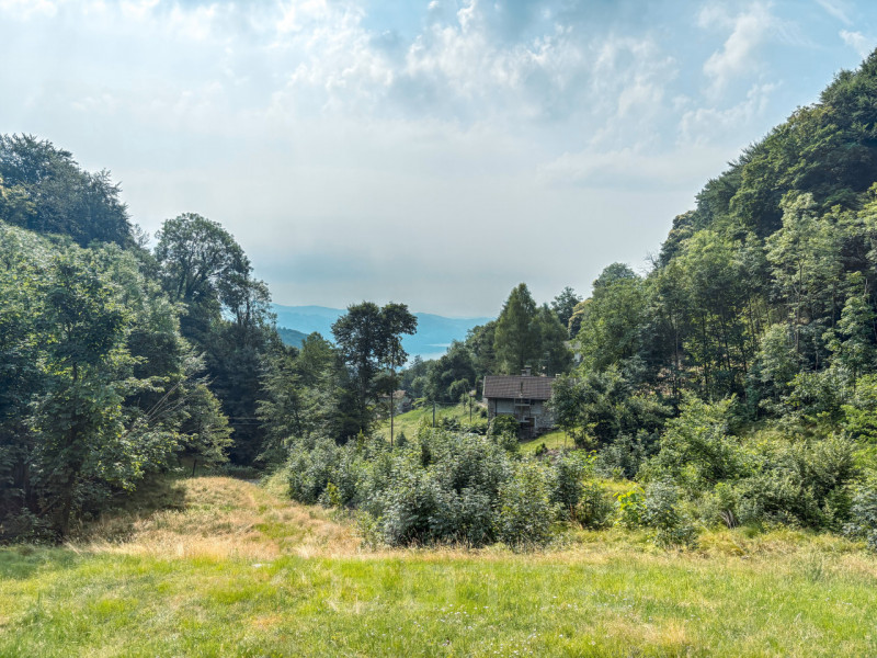 Independent house for sale in Arola, with lake view