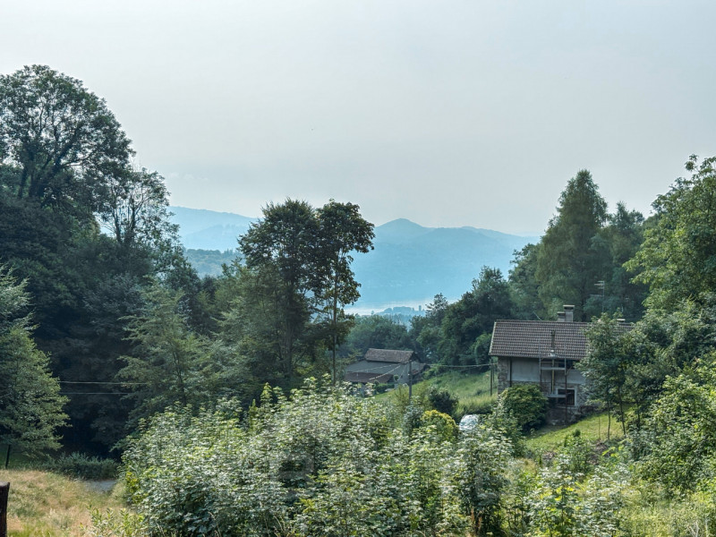 Independent house for sale in Arola, with lake view