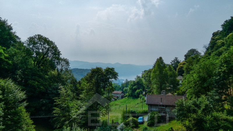Independent house for sale in Arola, with lake view