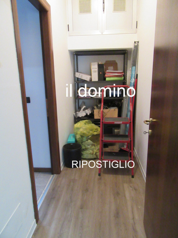 Negozio - Ufficio in centro a Legnaro, posizione visibile e comoda a tutti i servizi del centro d...