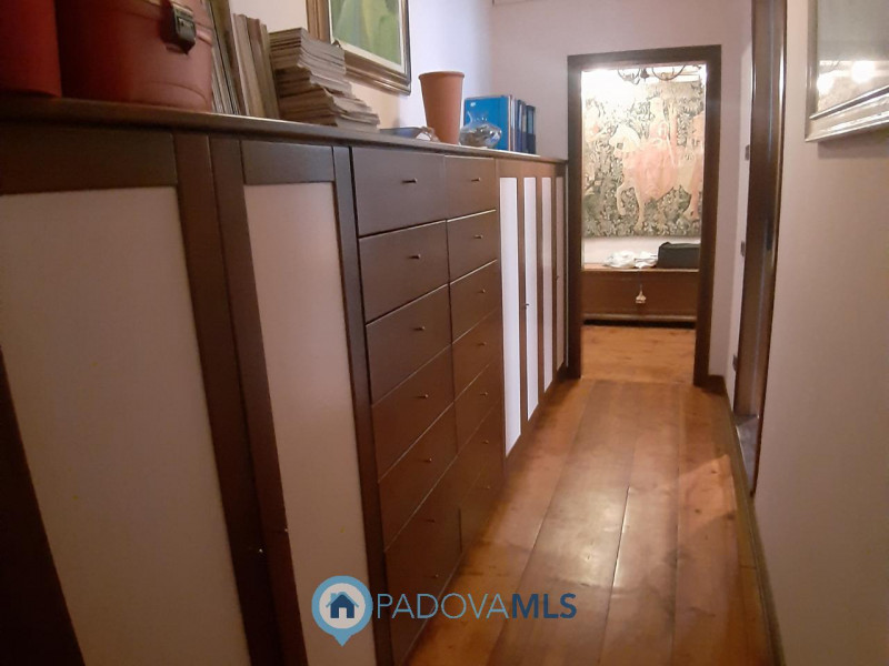 Immobile in esclusiva al Gruppo Padova MLS
Nel cuore del centro storico di Monselice, proponiamo ...