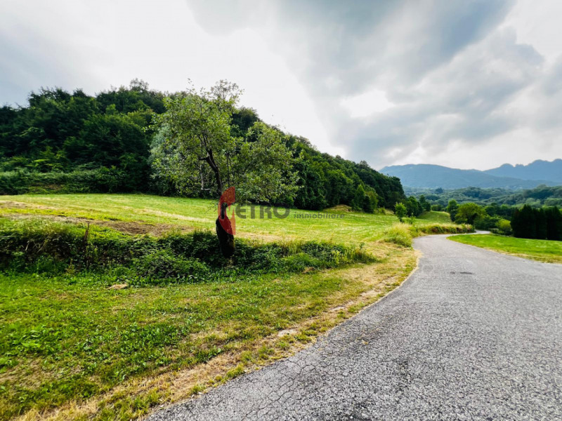 Metro Immobiliare propone in esclusiva un’interessante soluzione abitativa da ristrutturare, prec...