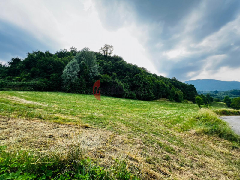 Metro Immobiliare propone in esclusiva un’interessante soluzione abitativa da ristrutturare, prec...