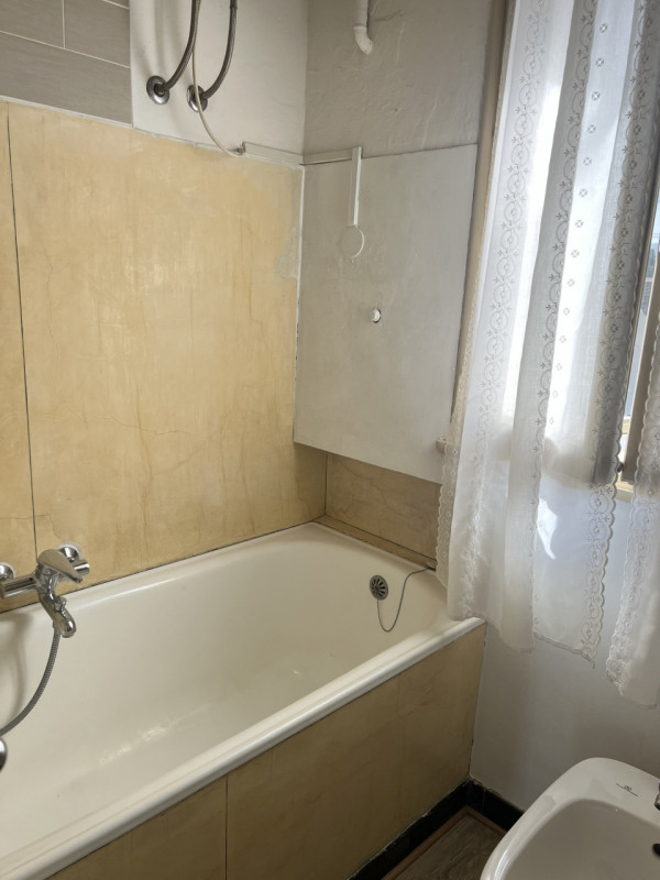 Padova – Sant’Osvaldo: A soli 10 minuti dal Prato della Valle, proponiamo in vendita una spaziosa...