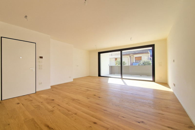 Nella rinomata zona di Santa Maria del Rovere, proponiamo un APPARTAMENTO TRICAMERE all’interno d...