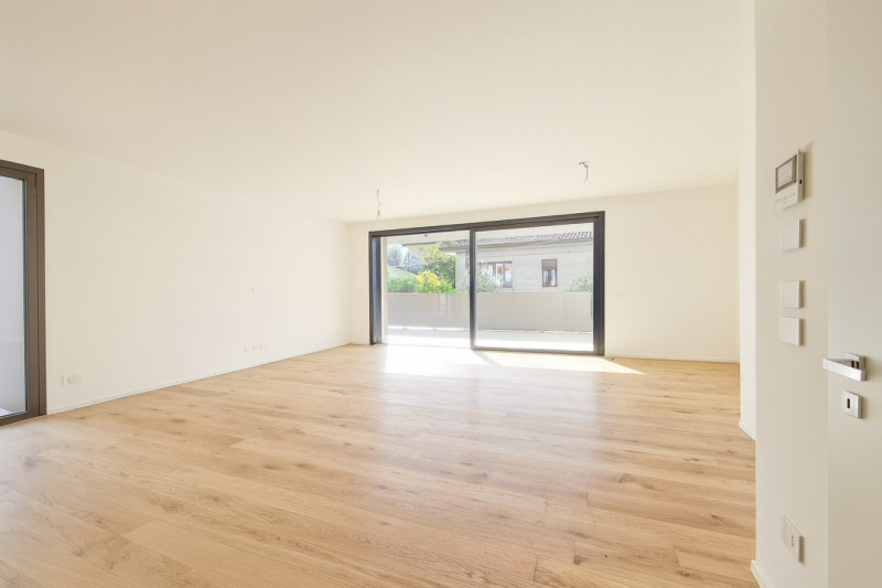 Nella rinomata zona di Santa Maria del Rovere, proponiamo un APPARTAMENTO TRICAMERE all’interno d...